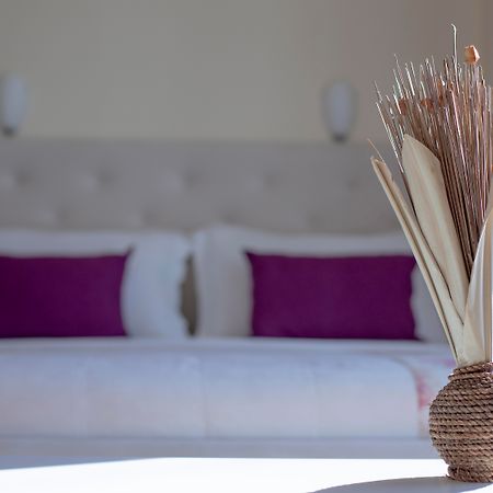 Hotel Oasis Sarandë エクステリア 写真