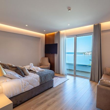 Hotel Oasis Sarandë エクステリア 写真