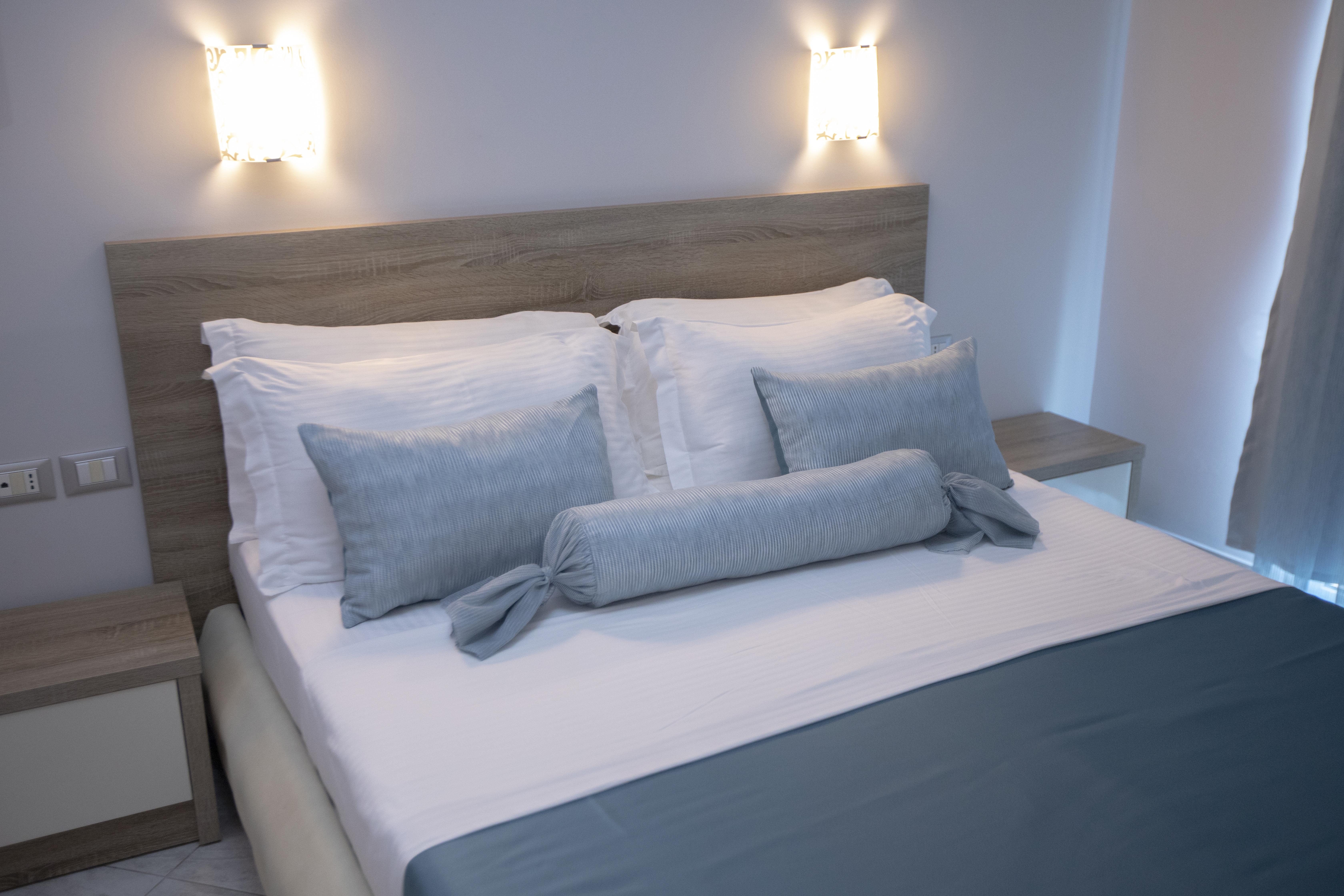 Hotel Oasis Sarandë エクステリア 写真