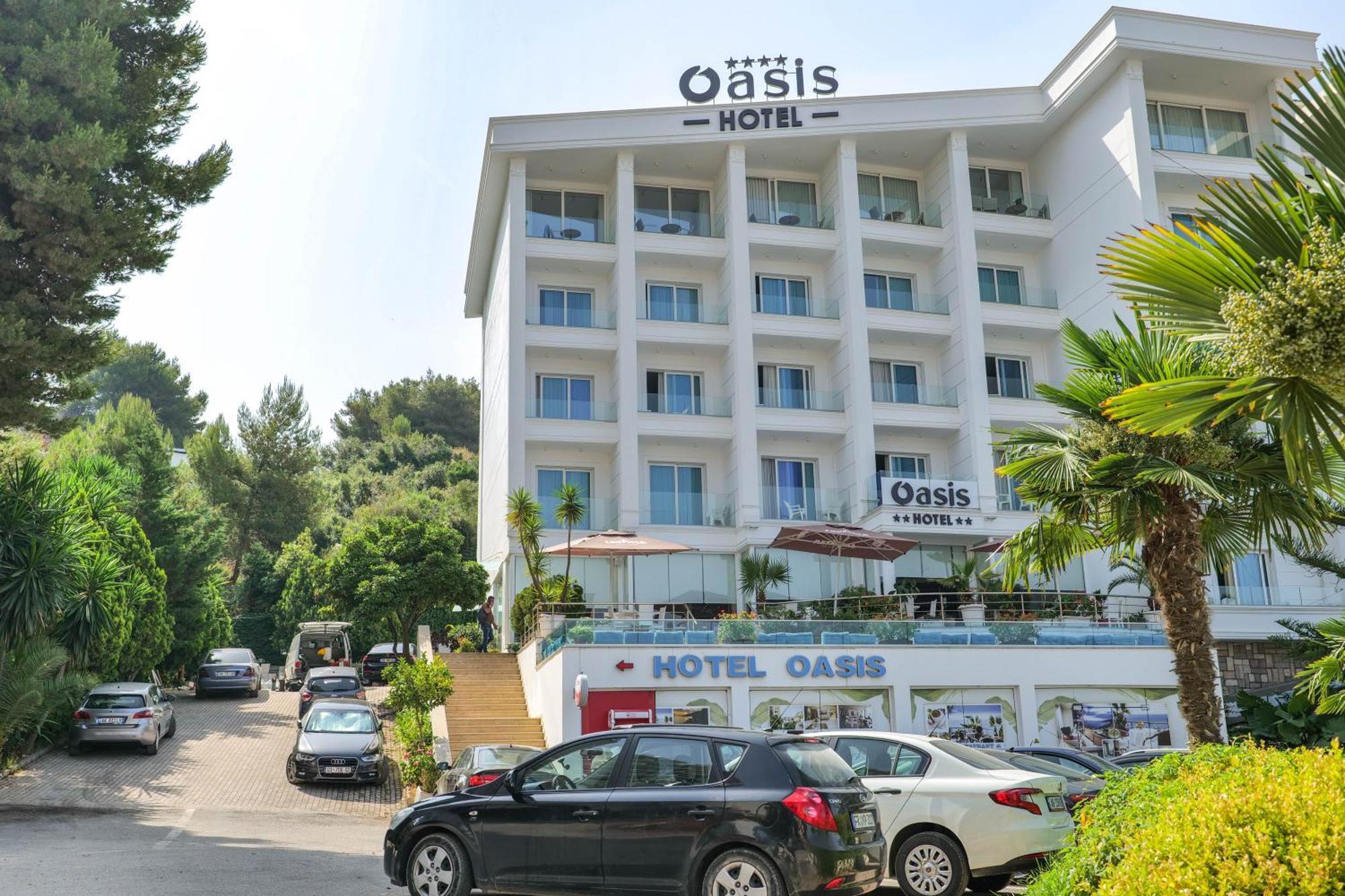 Hotel Oasis Sarandë エクステリア 写真