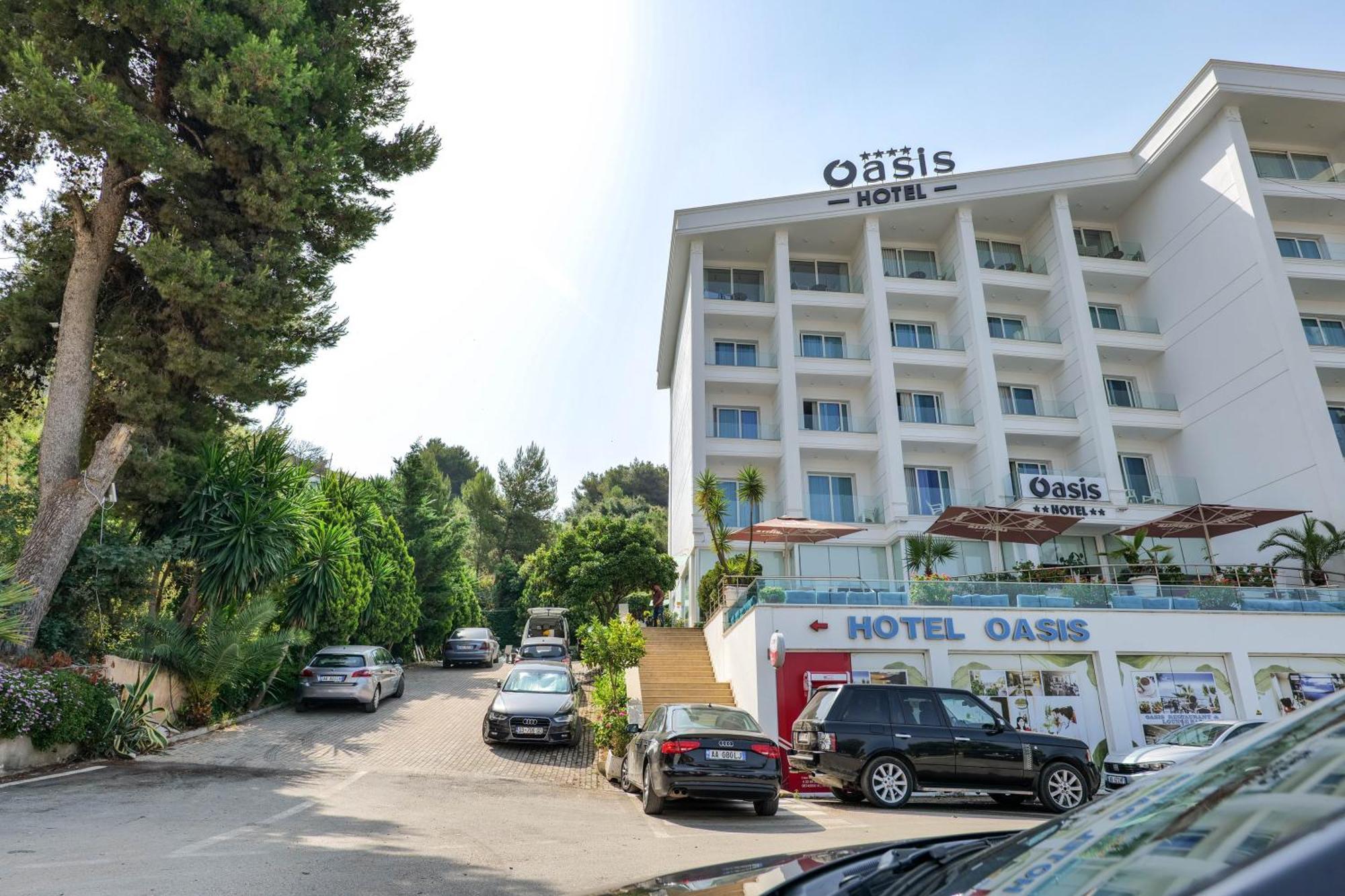 Hotel Oasis Sarandë エクステリア 写真