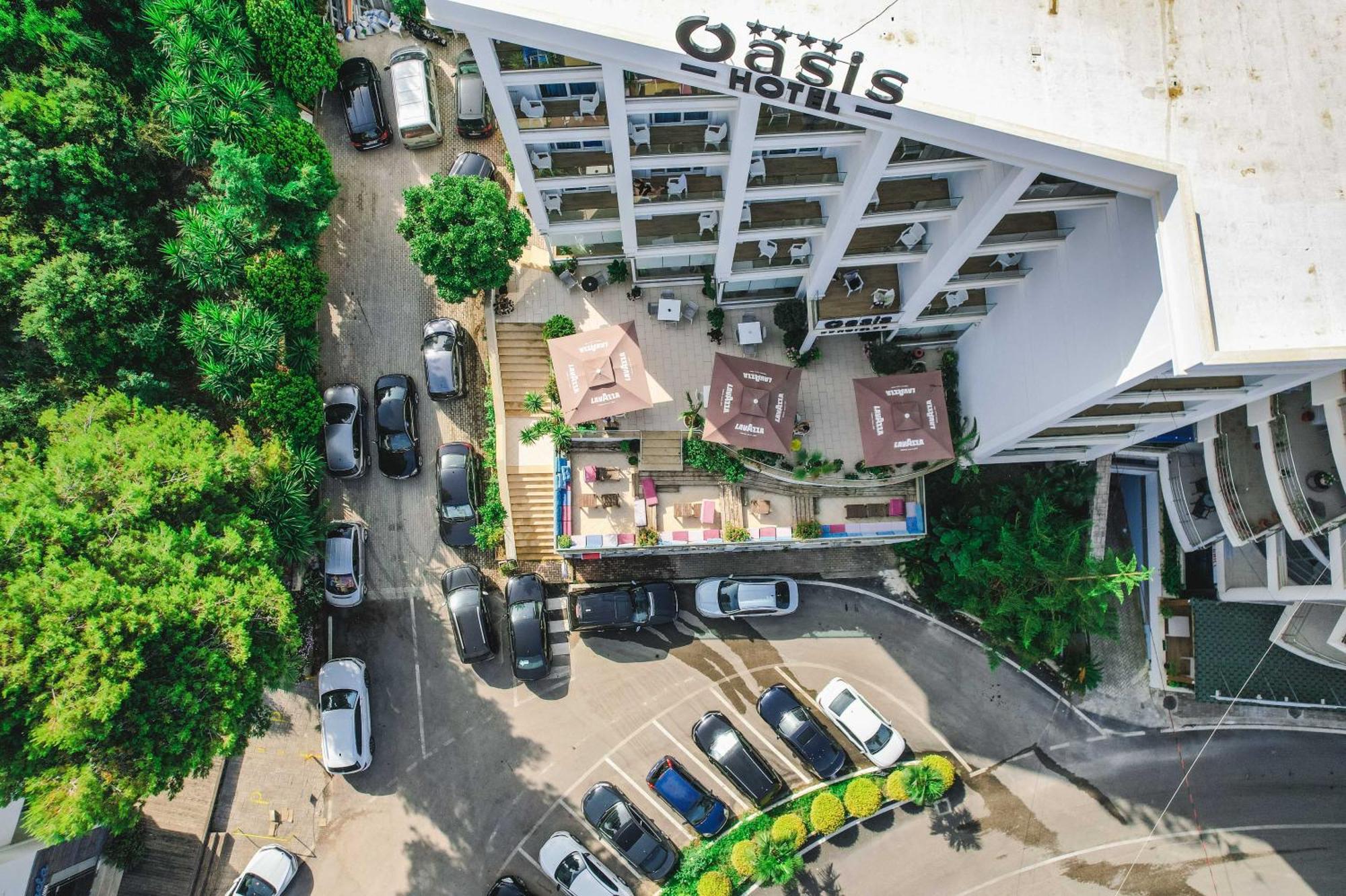 Hotel Oasis Sarandë エクステリア 写真